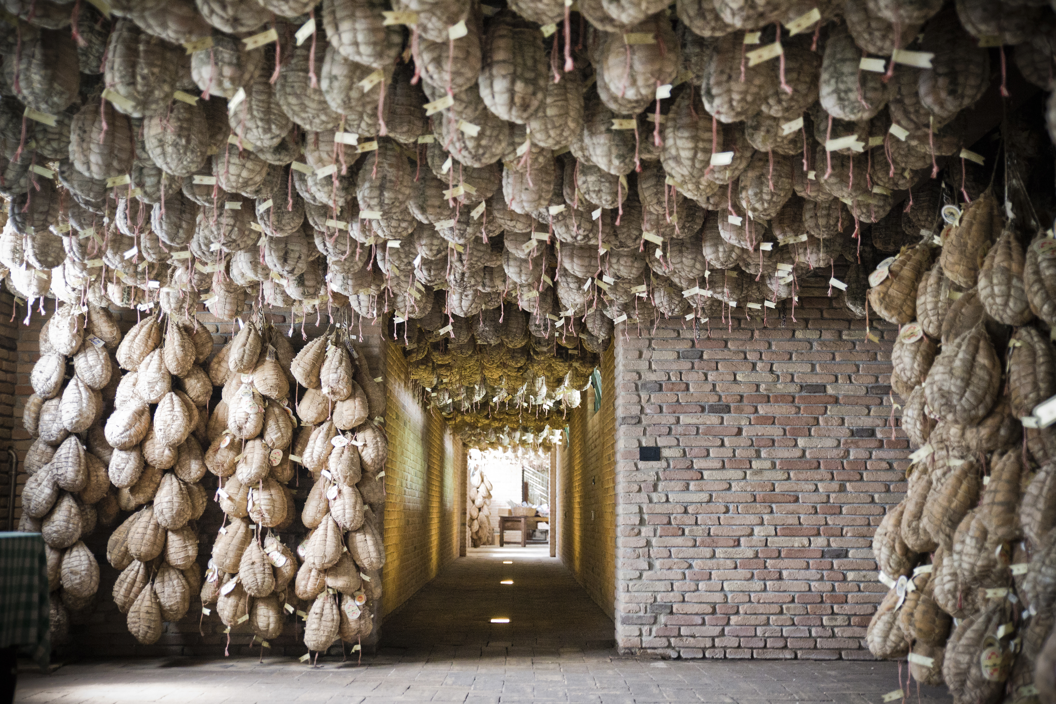 Spalla Cruda di Palasone Podere Cadassa, 18 Monate Naturkeller gereift, aus Parma - ohne Nitrate