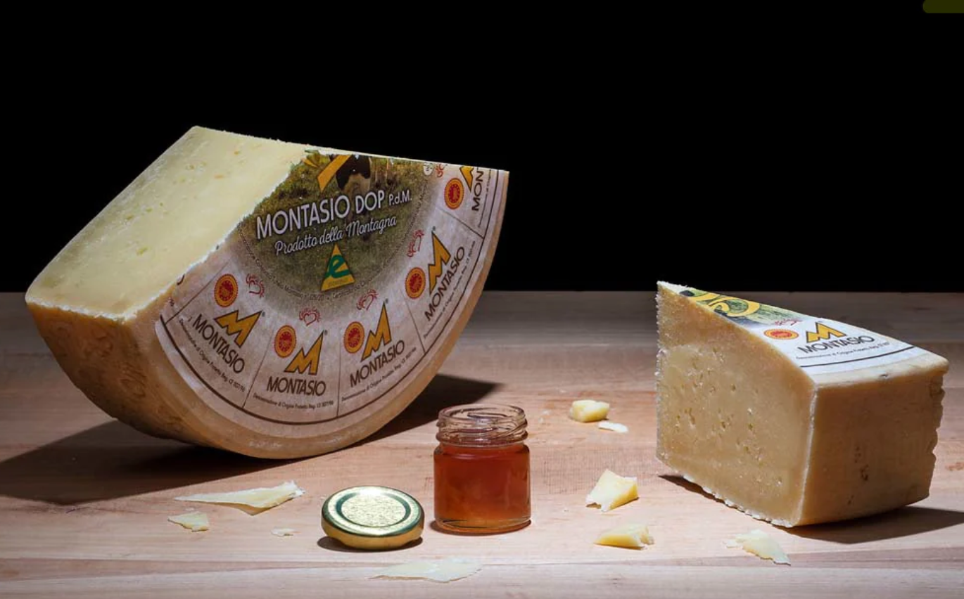 Montasio DOP Mezzano 4 Monate Reifung Bergkäse aus dem Carnia Tal