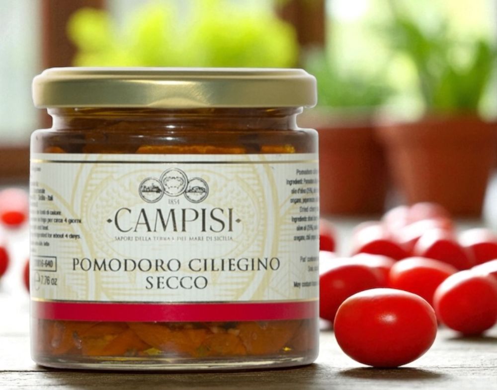 Getrocknete Kirschtomaten aus Sizilien in Öl eingelegt