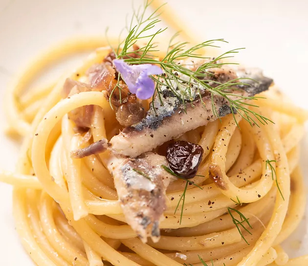 Sardellenpaste gebrauchsfertig aus der Tube aus Sizilien