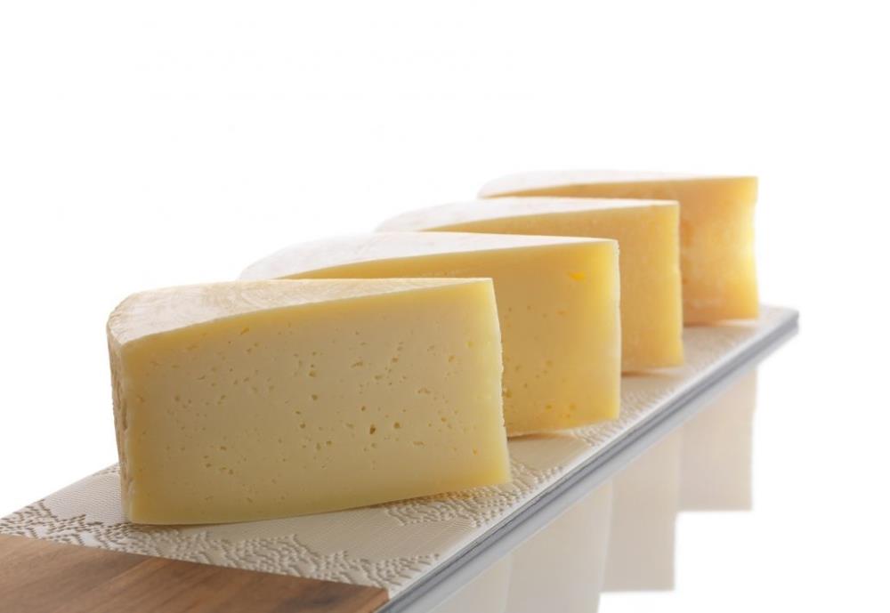 300gr Montasio DOP Stagionato 24  Monate Reifung Bergkäse aus dem Carnia Tal