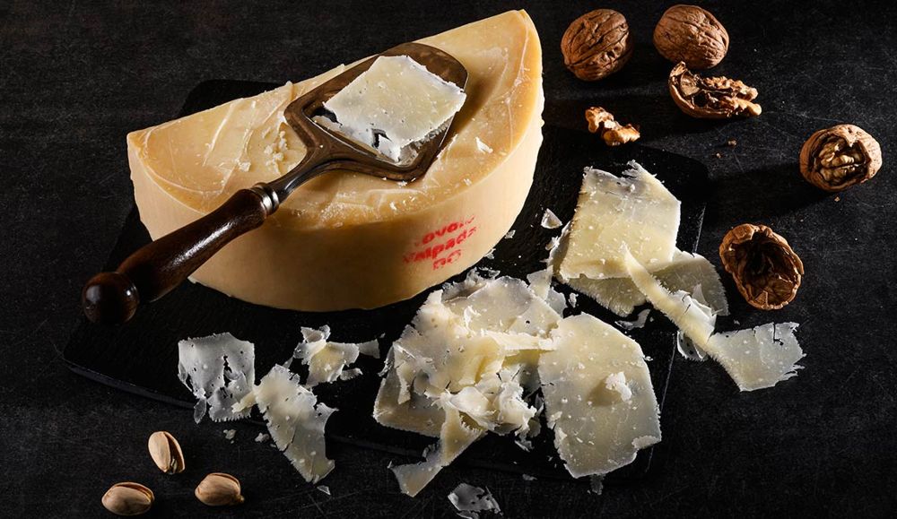 900g Provolone Valpadana DOP Pikant mind. 8 Monate Reifung