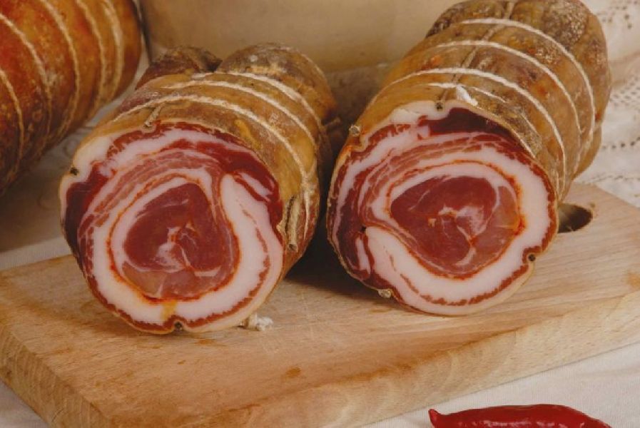 Pancetta Arrotolata aus Kalabrien