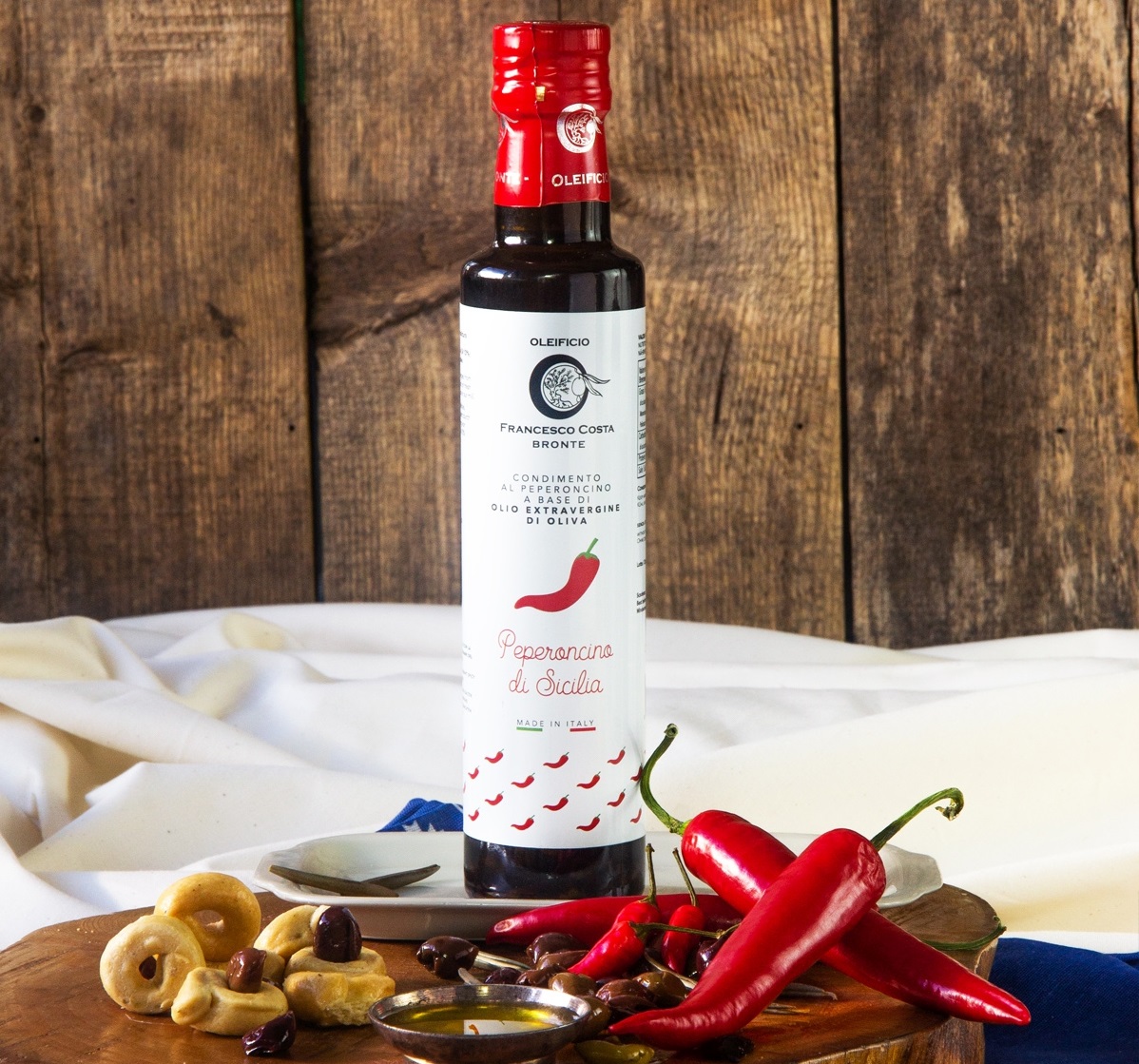 Chiliöl Olivenöl Extra Vergine mit scharfem Chili aus Sizilien