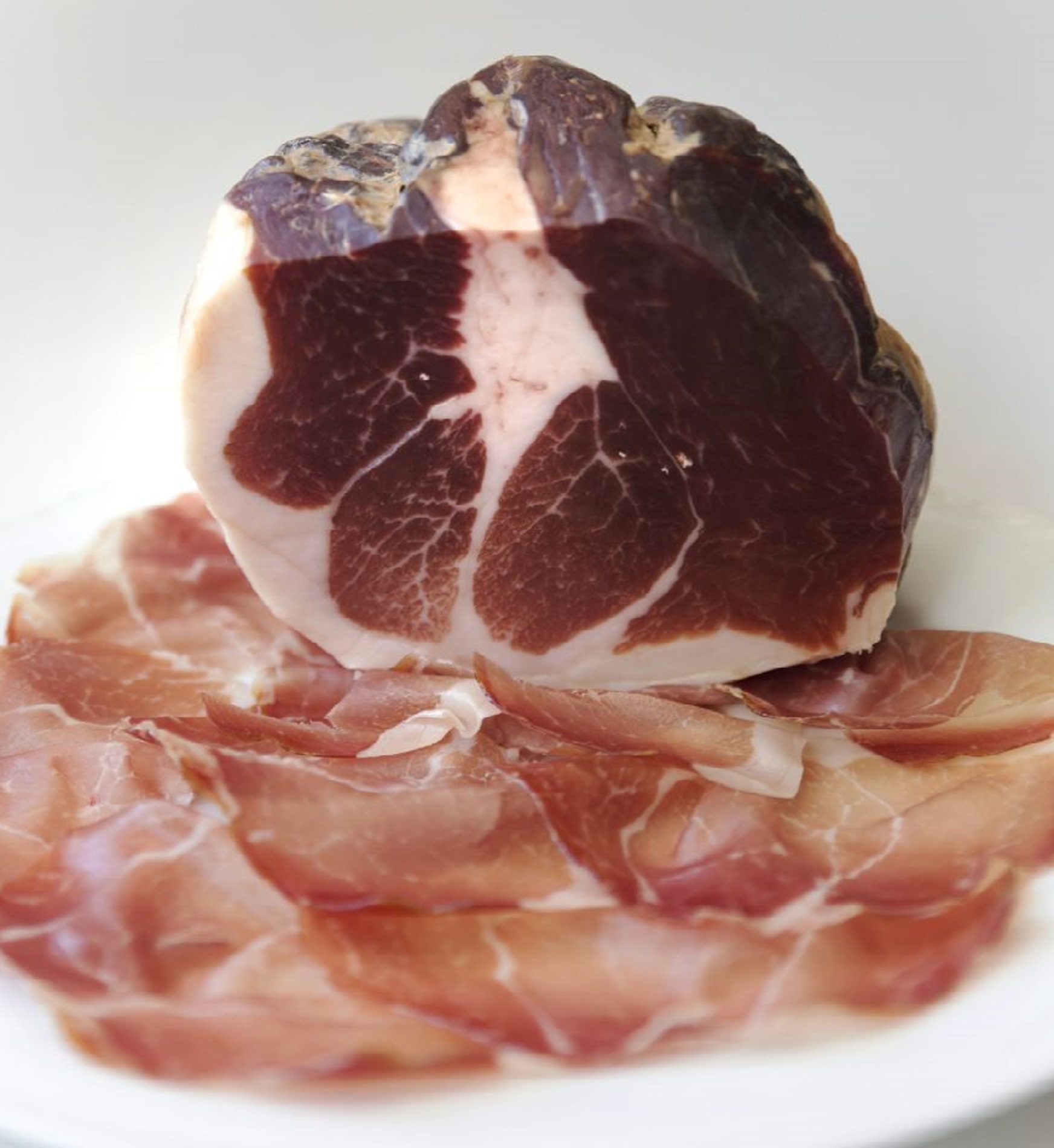 1,8Kg Culatello di Zibello DOP Podere Cadassa, 18 Monate Naturkeller gereift, aus Parma - ohne Nitrate.